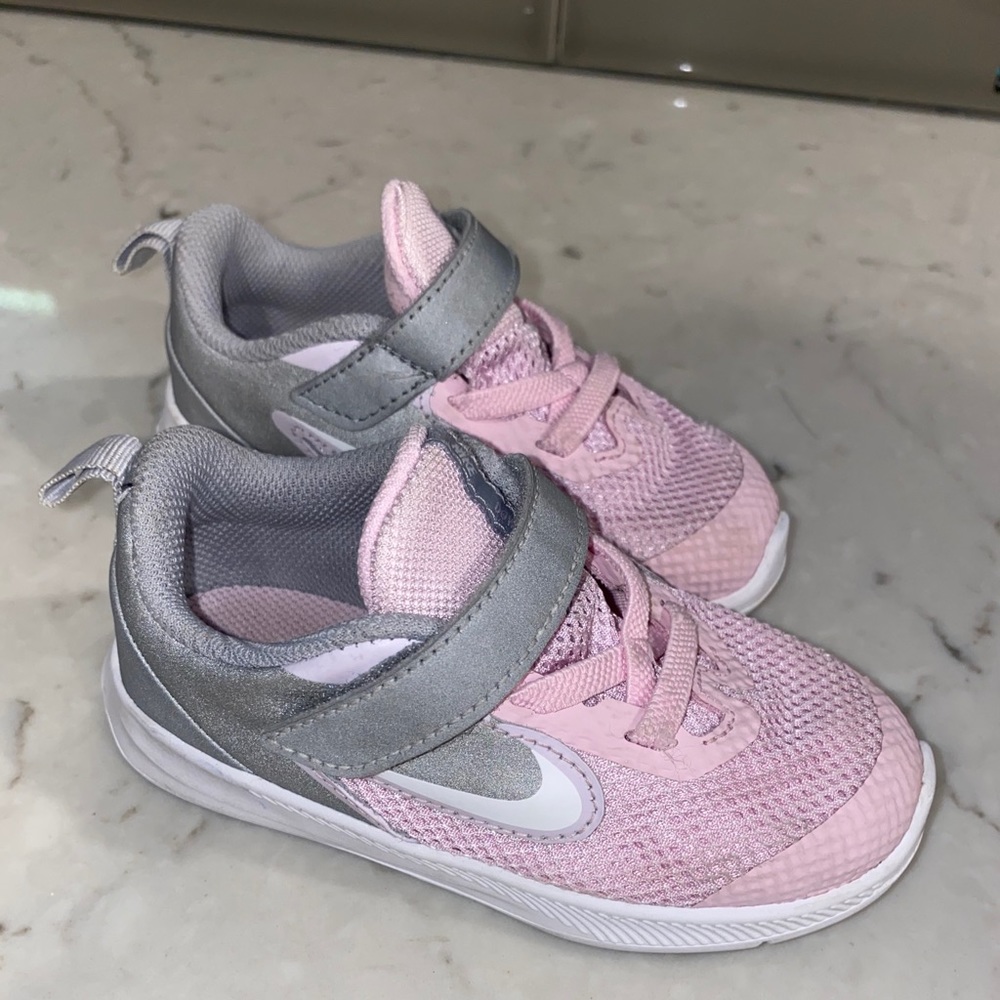 Girls 8C toddler nikes